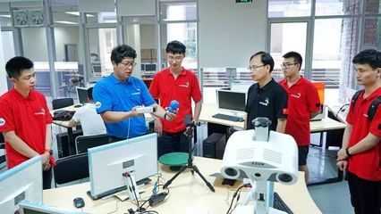 雙劍合璧，劍指喀山 記第45屆世界技能大賽網絡安全項目選手肖子彤與馮柱天
